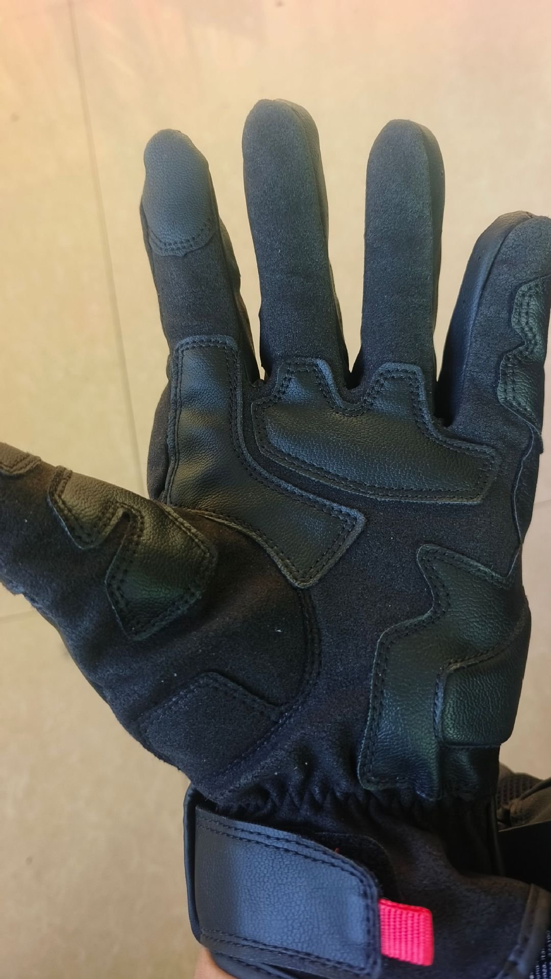 Black Universal Cycling Gloves Real Shot