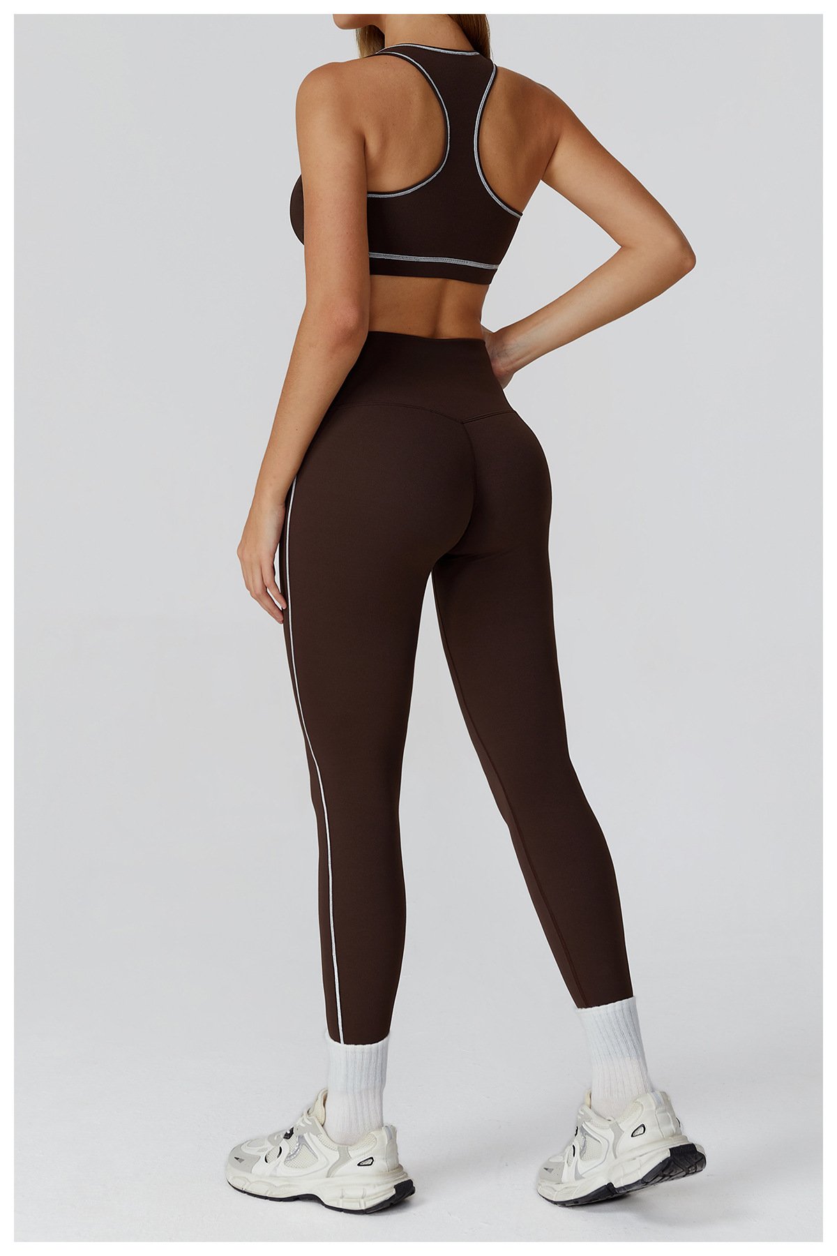 Brown sports vest back yoga pants model picture